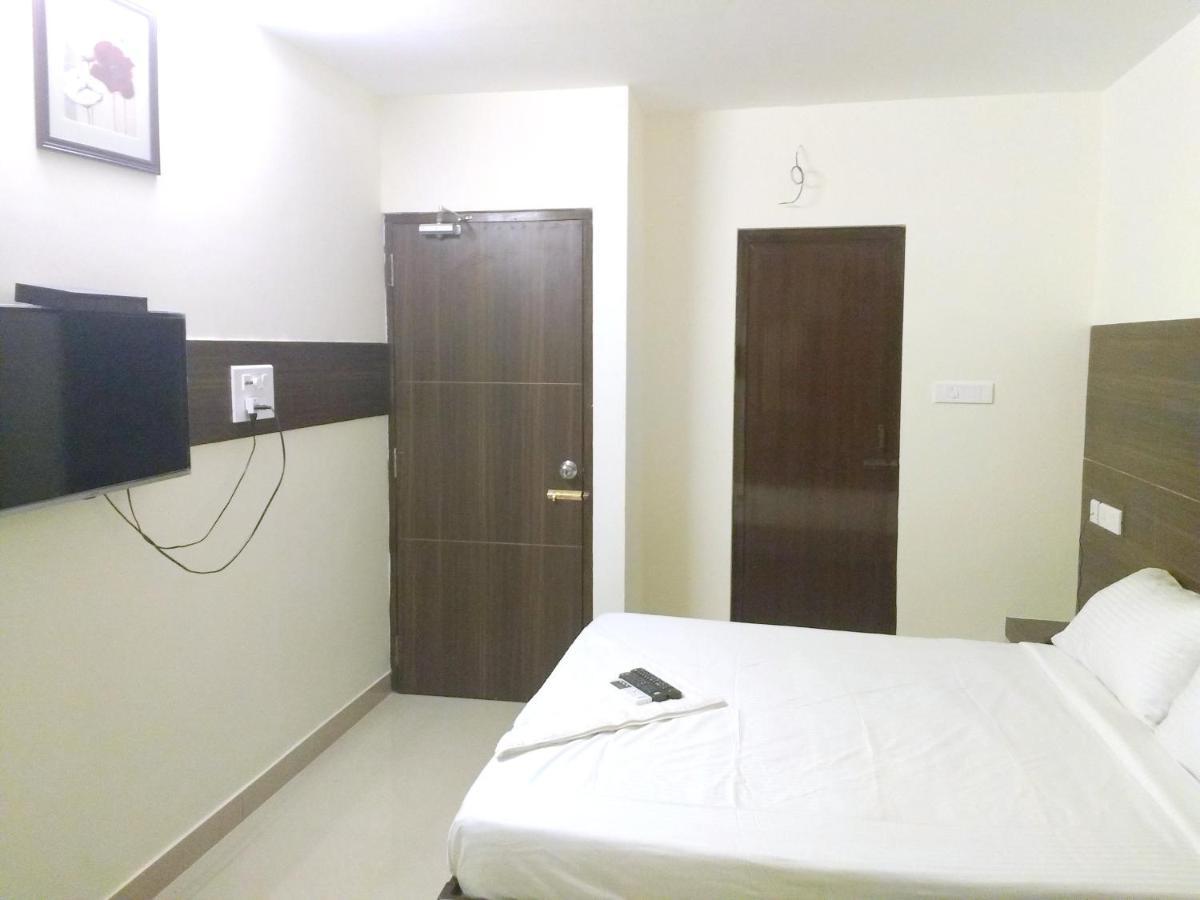 צ'נאי Hotel Amrita Mogappair מראה חיצוני תמונה